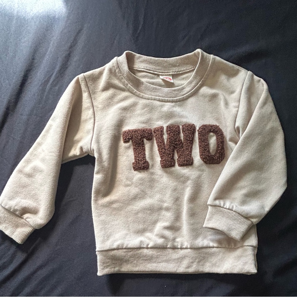Two crewneck
